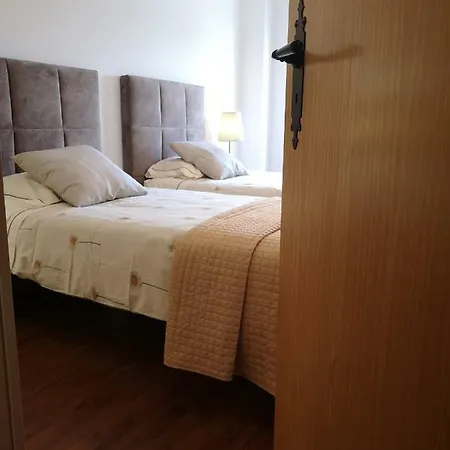 Villas De Triplex Casa De Ferias C/ Piscina 6pax+2 *
